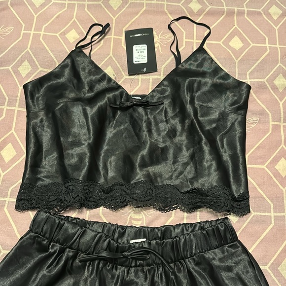 Satin two piece sleep set size M - Picture 2 of 3